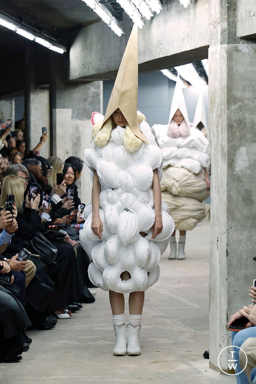 Fashion Week Paris Spring/Summer 2026 look 22 de la collection Comme des Garçons womenswear