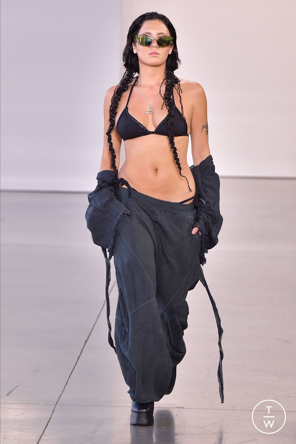 Fashion Week New York Spring/Summer 2024 look 42 from the Concept Korea collection 女装
