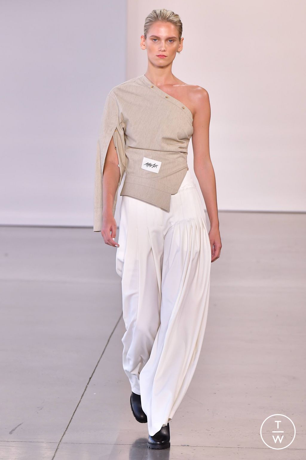 Fashion Week New York Spring/Summer 2024 look 56 from the Concept Korea collection 女装