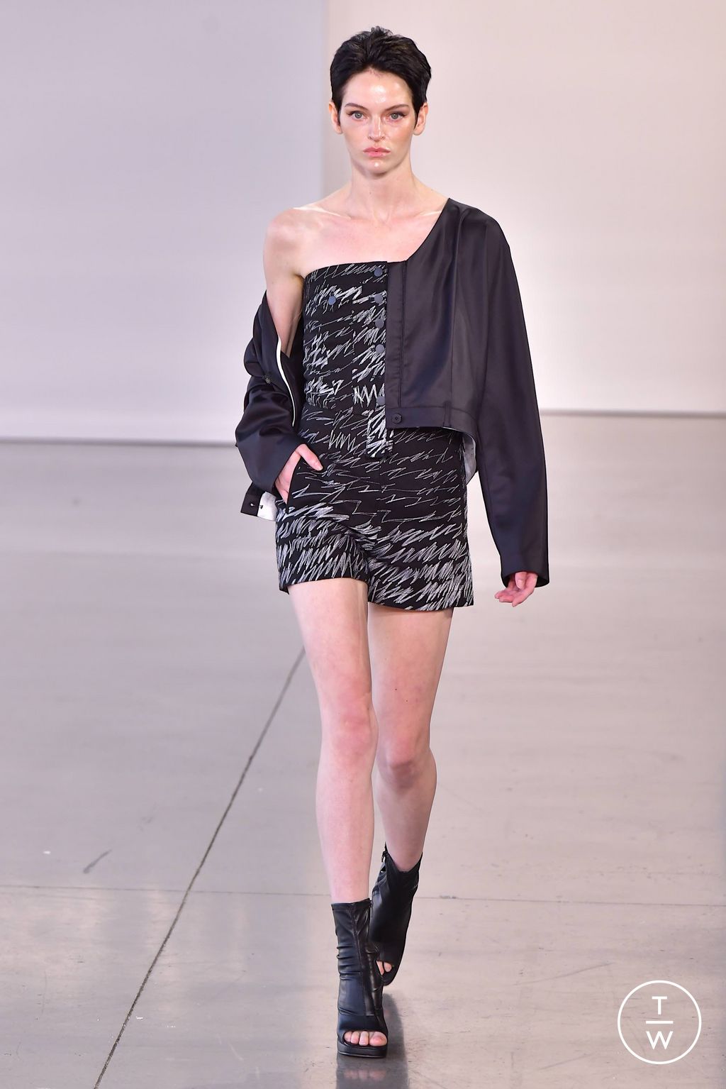 Fashion Week New York Spring/Summer 2024 look 65 from the Concept Korea collection 女装