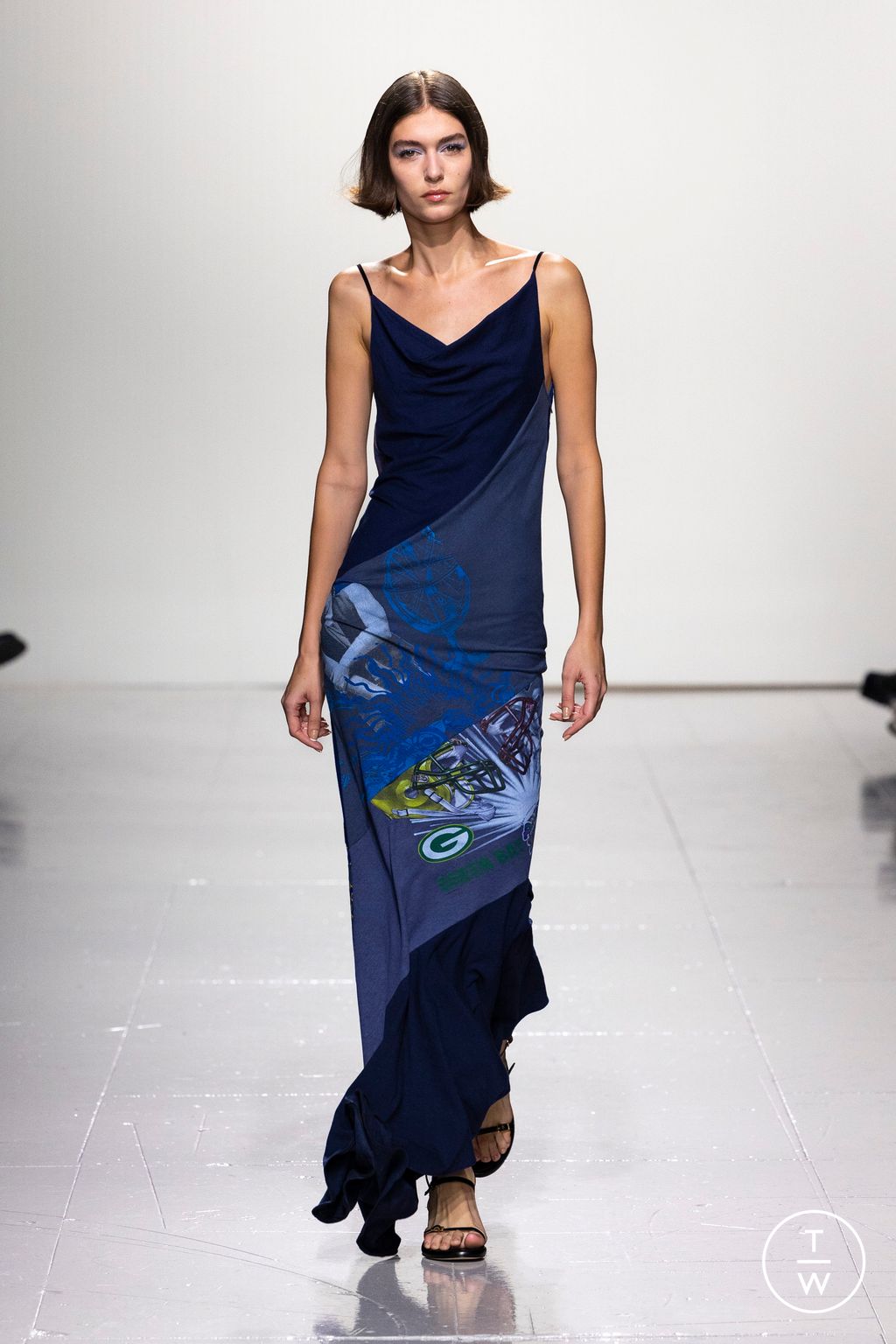 Fashion Week London Fall/Winter 2023 look 8 de la collection Conner Ives womenswear