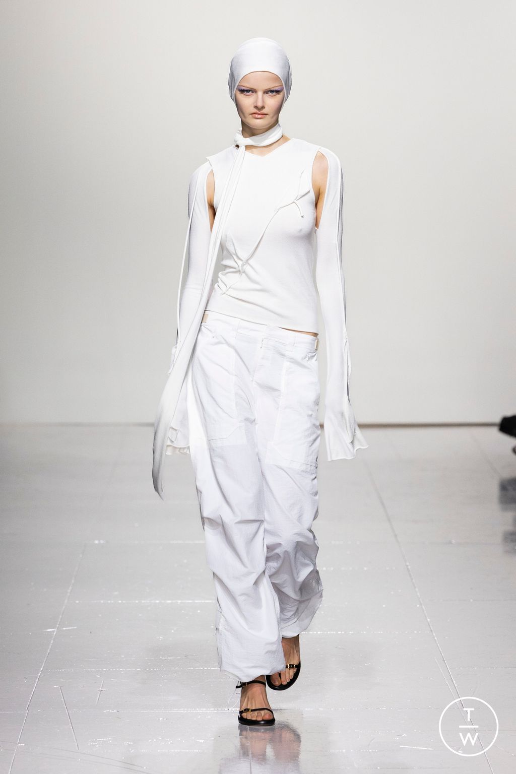 Fashion Week London Fall/Winter 2023 look 12 de la collection Conner Ives womenswear