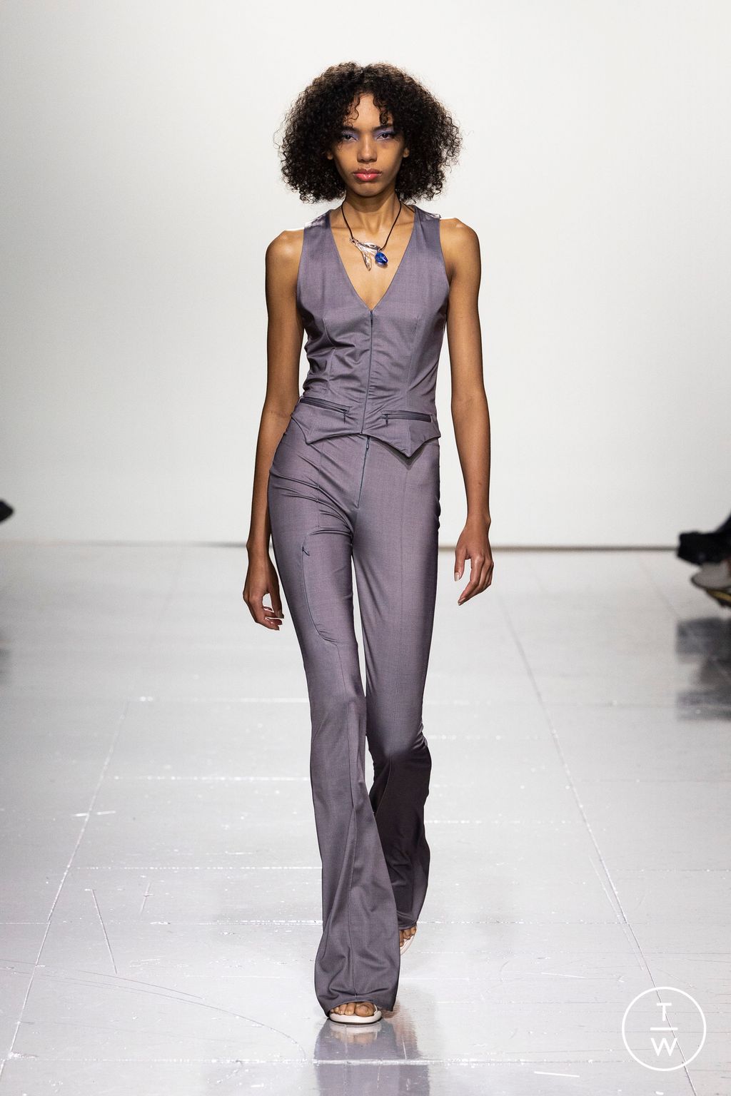 Fashion Week London Fall/Winter 2023 look 13 de la collection Conner Ives womenswear