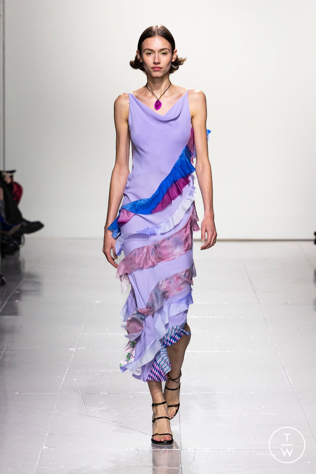 Fashion Week London Fall/Winter 2023 look 14 de la collection Conner Ives womenswear