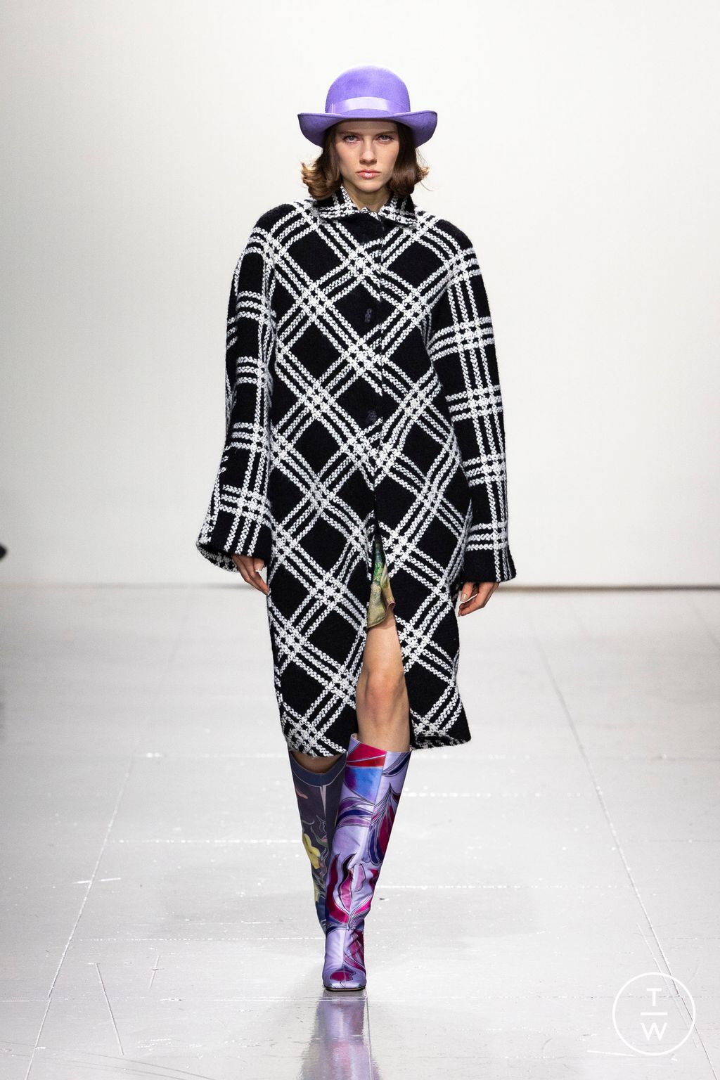 Fashion Week London Fall/Winter 2023 look 20 from the Conner Ives collection 女装