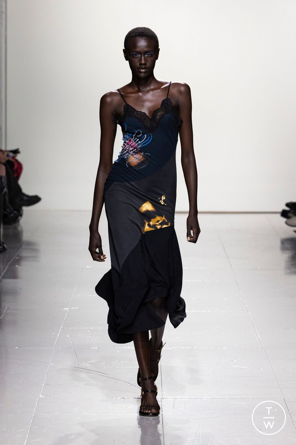 Fashion Week London Fall/Winter 2023 look 26 de la collection Conner Ives womenswear