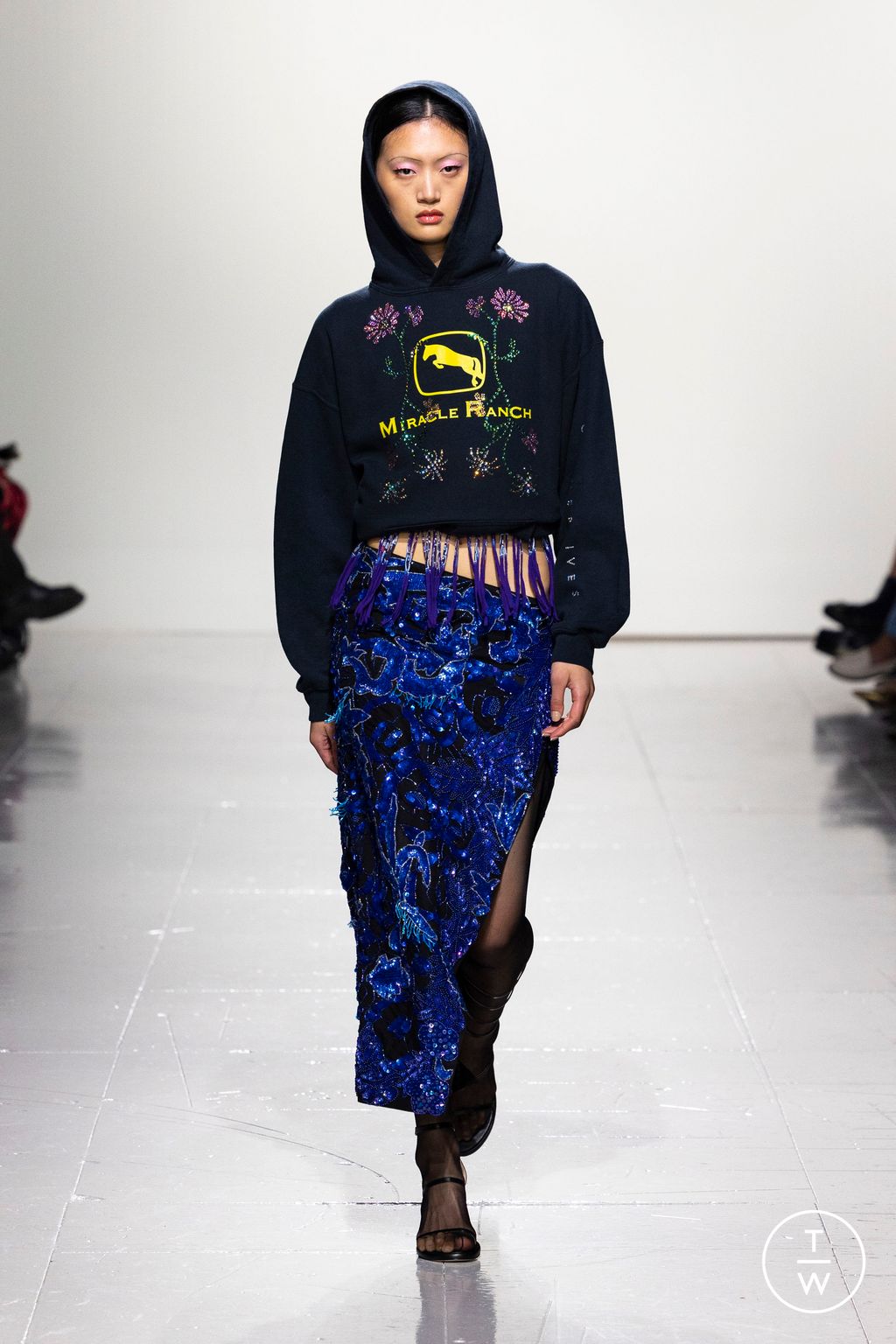 Fashion Week London Fall/Winter 2023 look 29 from the Conner Ives collection 女装