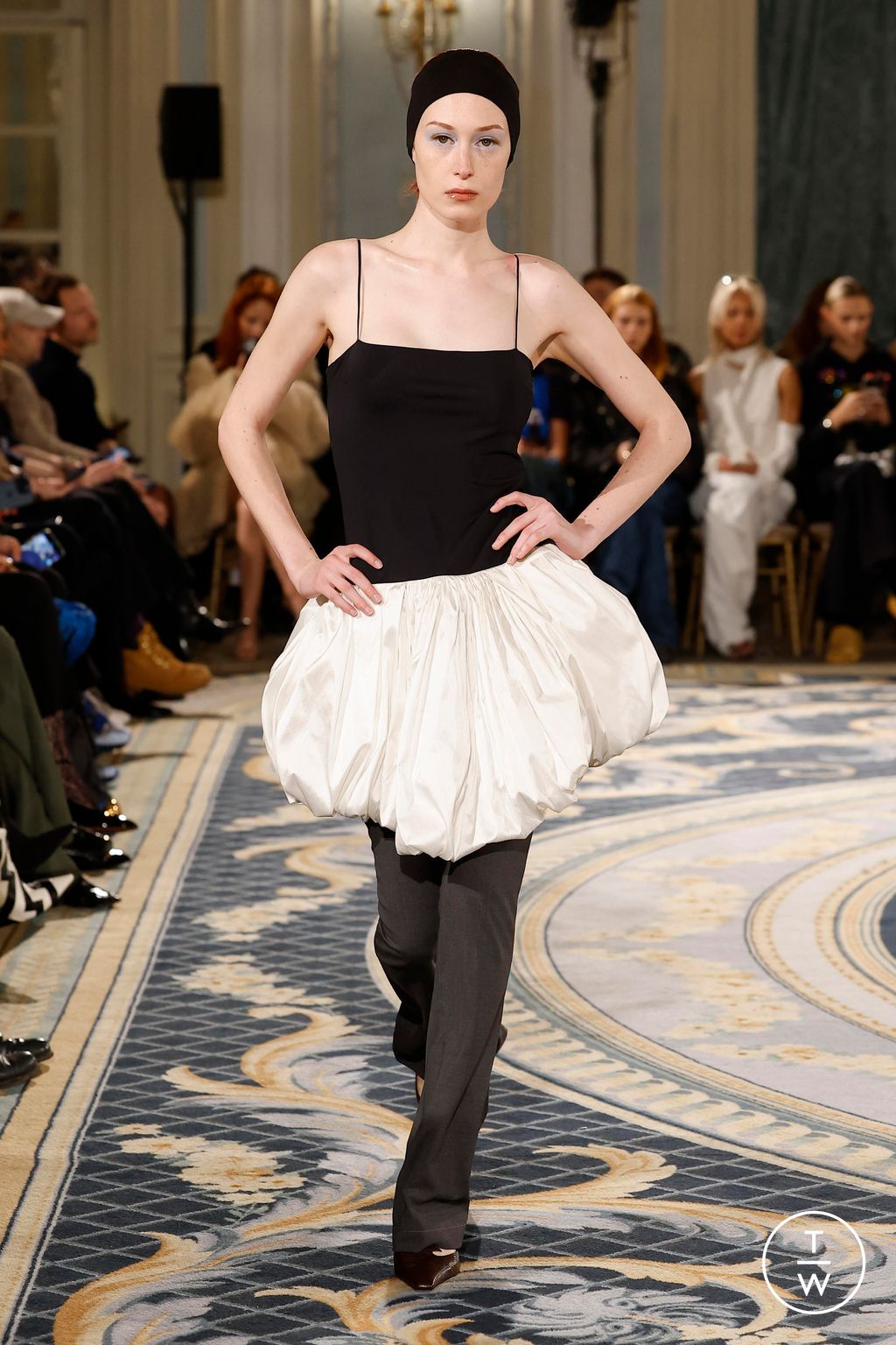 Fashion Week London Fall/Winter 2024 look 11 de la collection Conner Ives womenswear