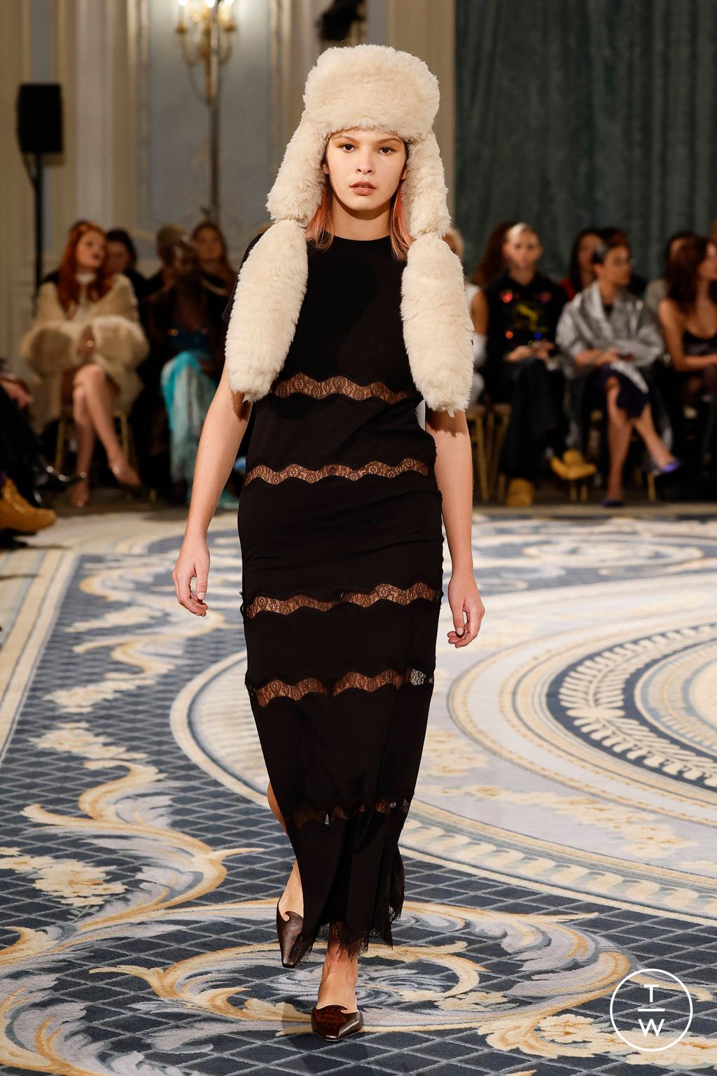 Fashion Week London Fall/Winter 2024 look 16 de la collection Conner Ives womenswear