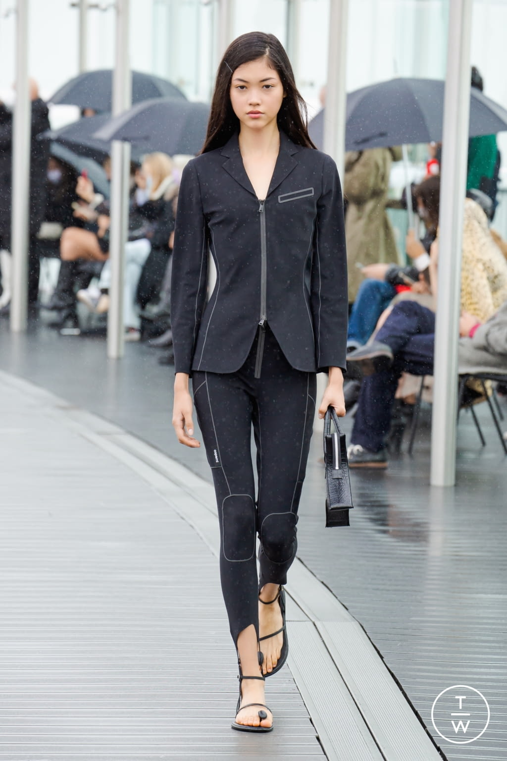 Fashion Week Paris Spring/Summer 2021 look 2 de la collection Coperni womenswear