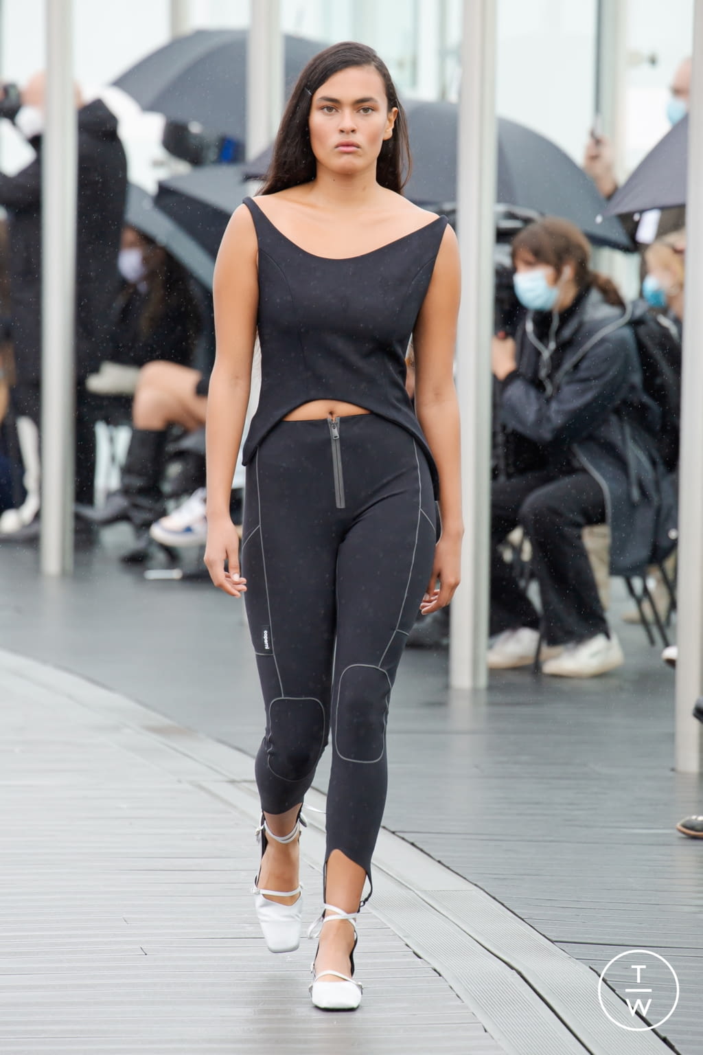 Fashion Week Paris Spring/Summer 2021 look 27 from the Coperni collection 女装