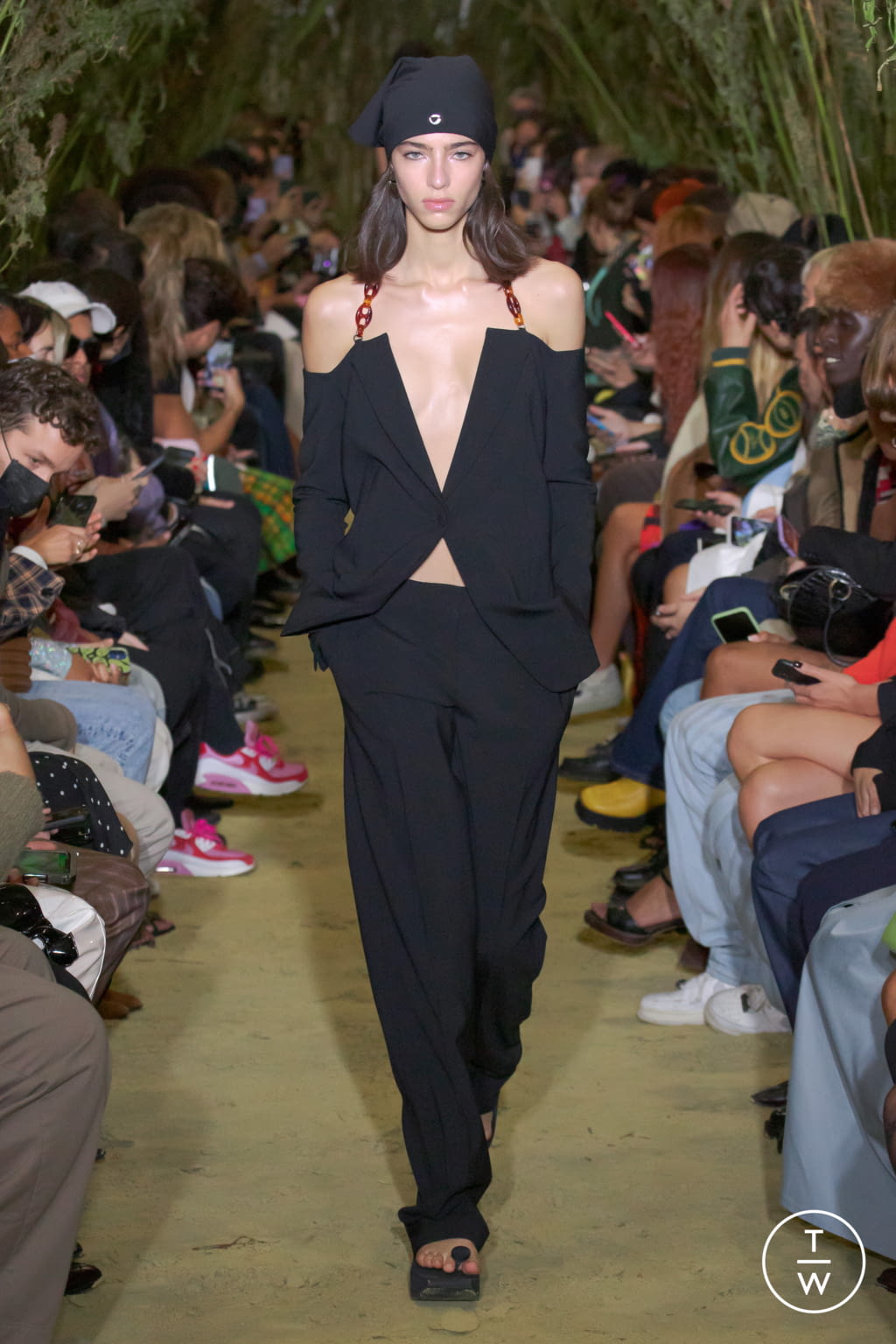 Fashion Week Paris Spring/Summer 2022 look 8 from the Coperni collection womenswear