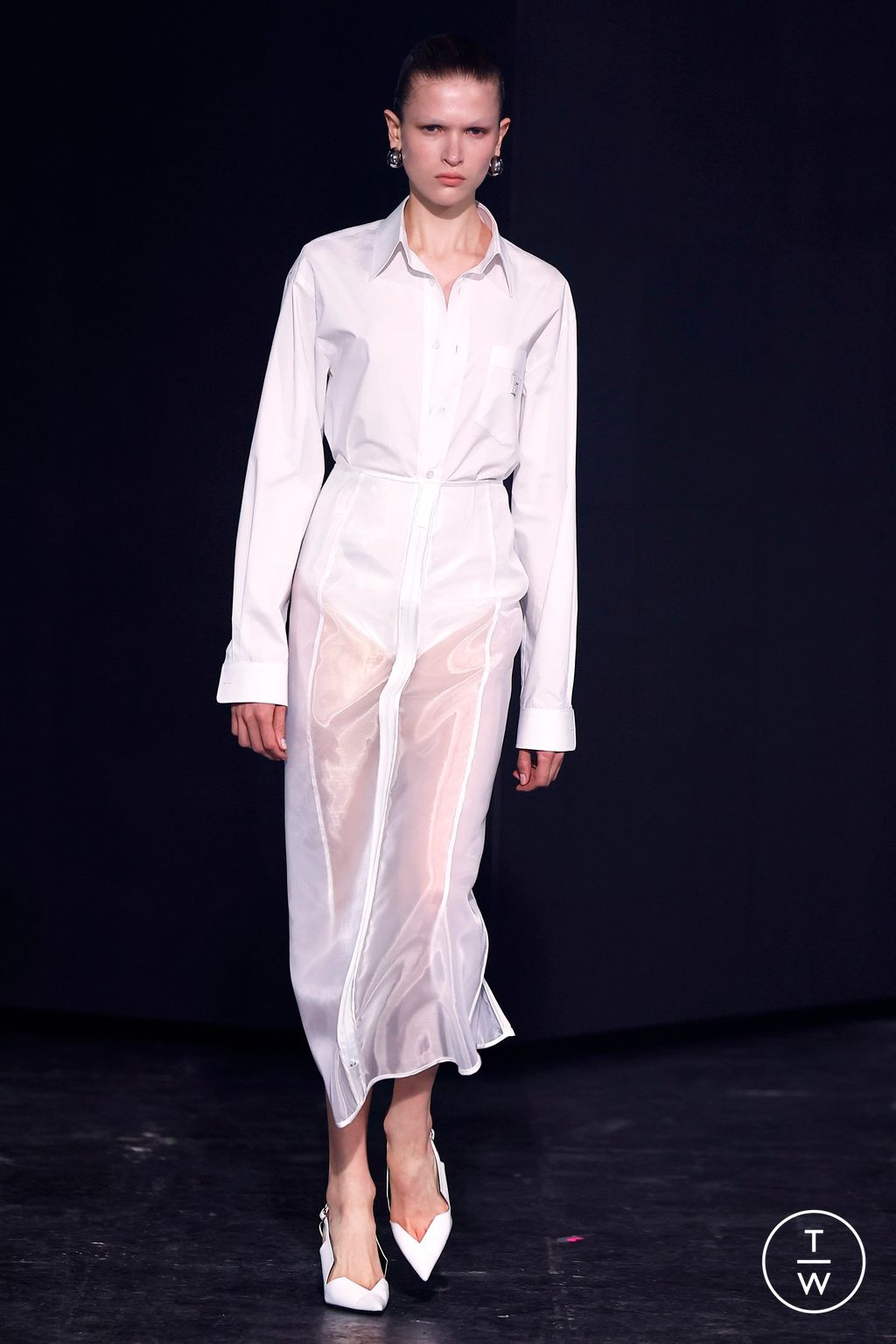 Fashion Week Paris Fall/Winter 2024 look 6 de la collection Coperni womenswear