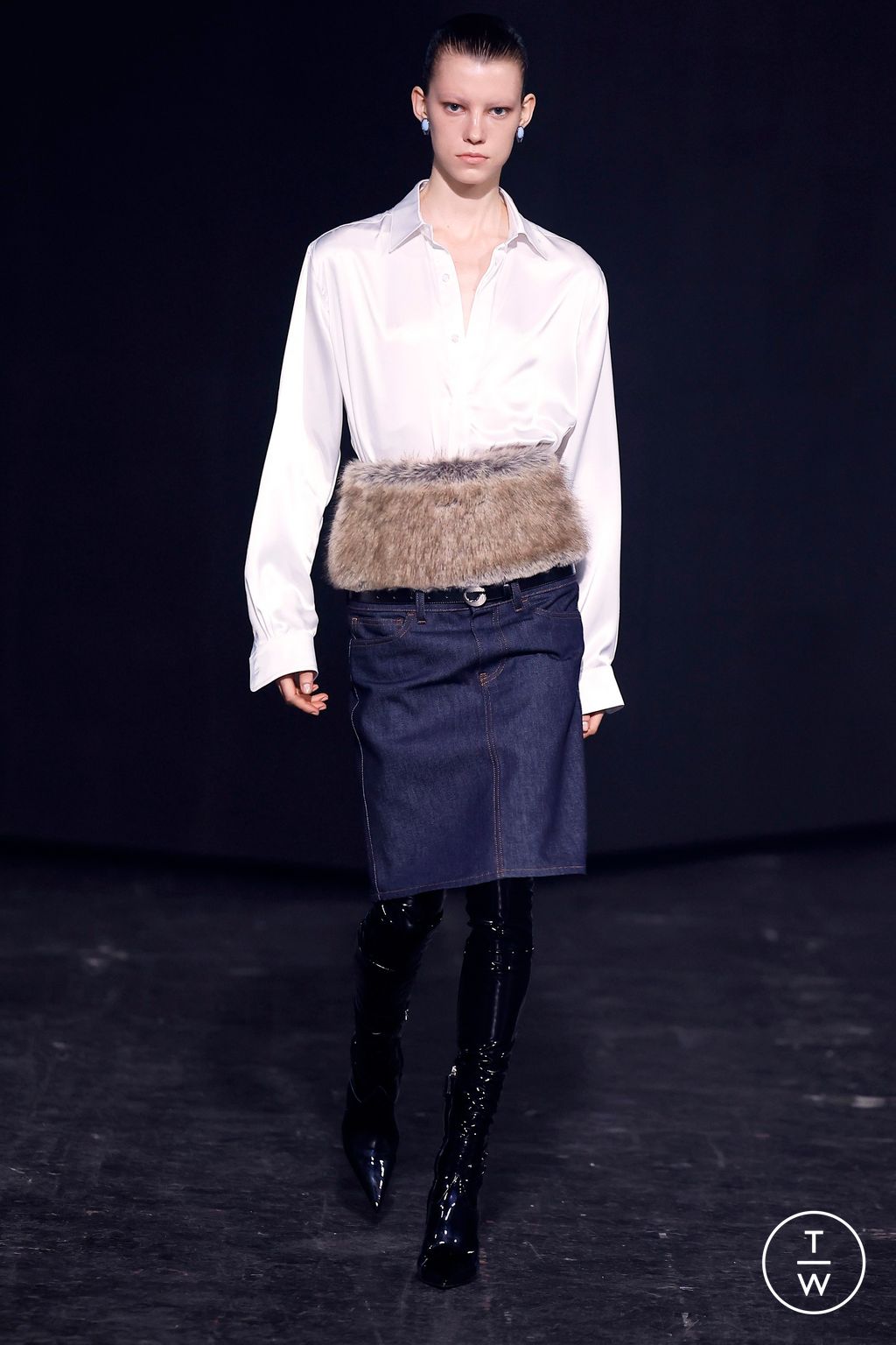 Fashion Week Paris Fall/Winter 2024 look 13 from the Coperni collection 女装