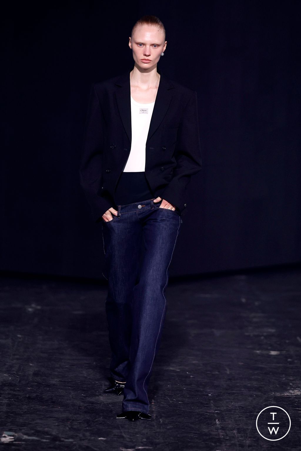Fashion Week Paris Fall/Winter 2024 look 16 from the Coperni collection 女装