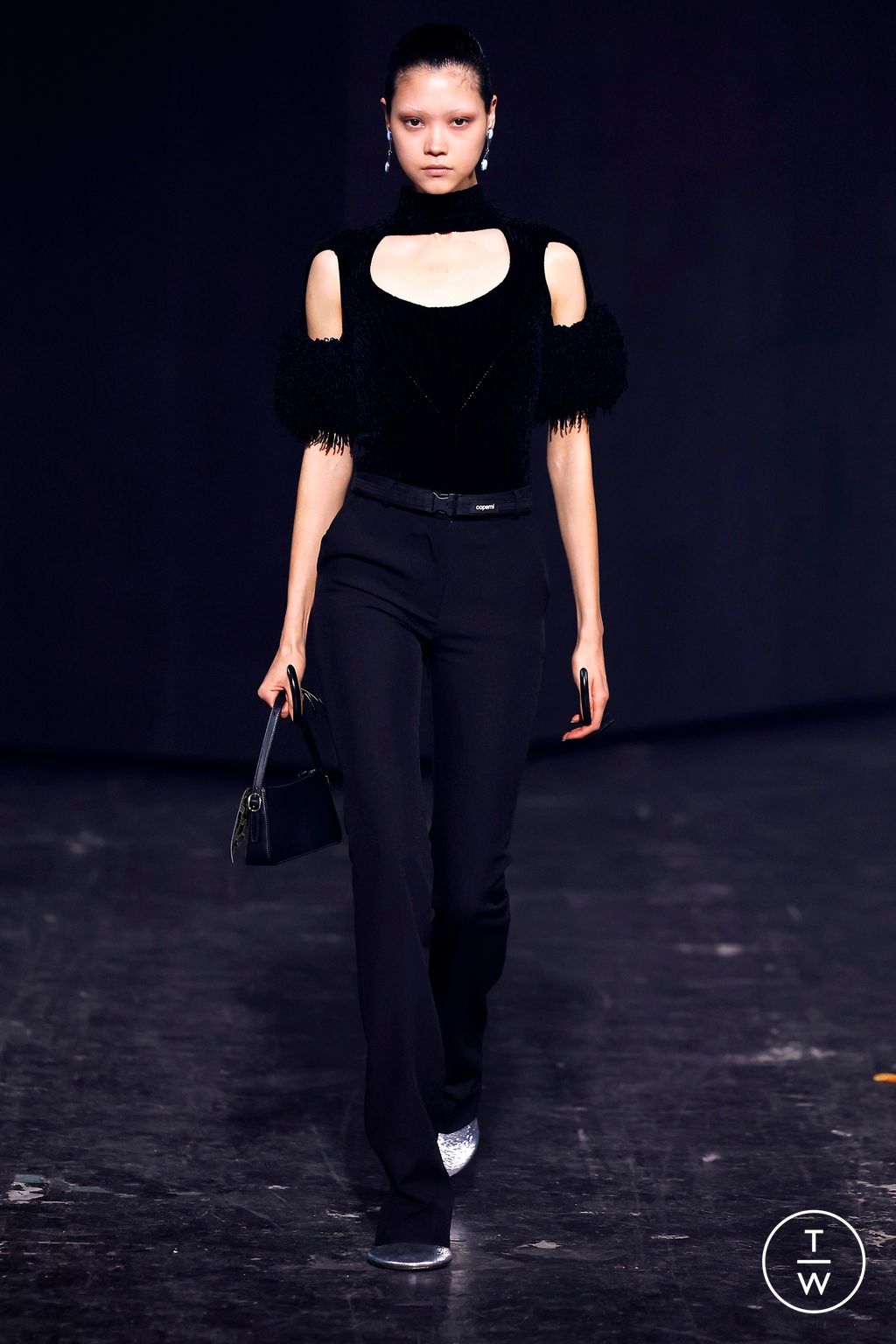 Fashion Week Paris Fall/Winter 2024 look 27 from the Coperni collection 女装