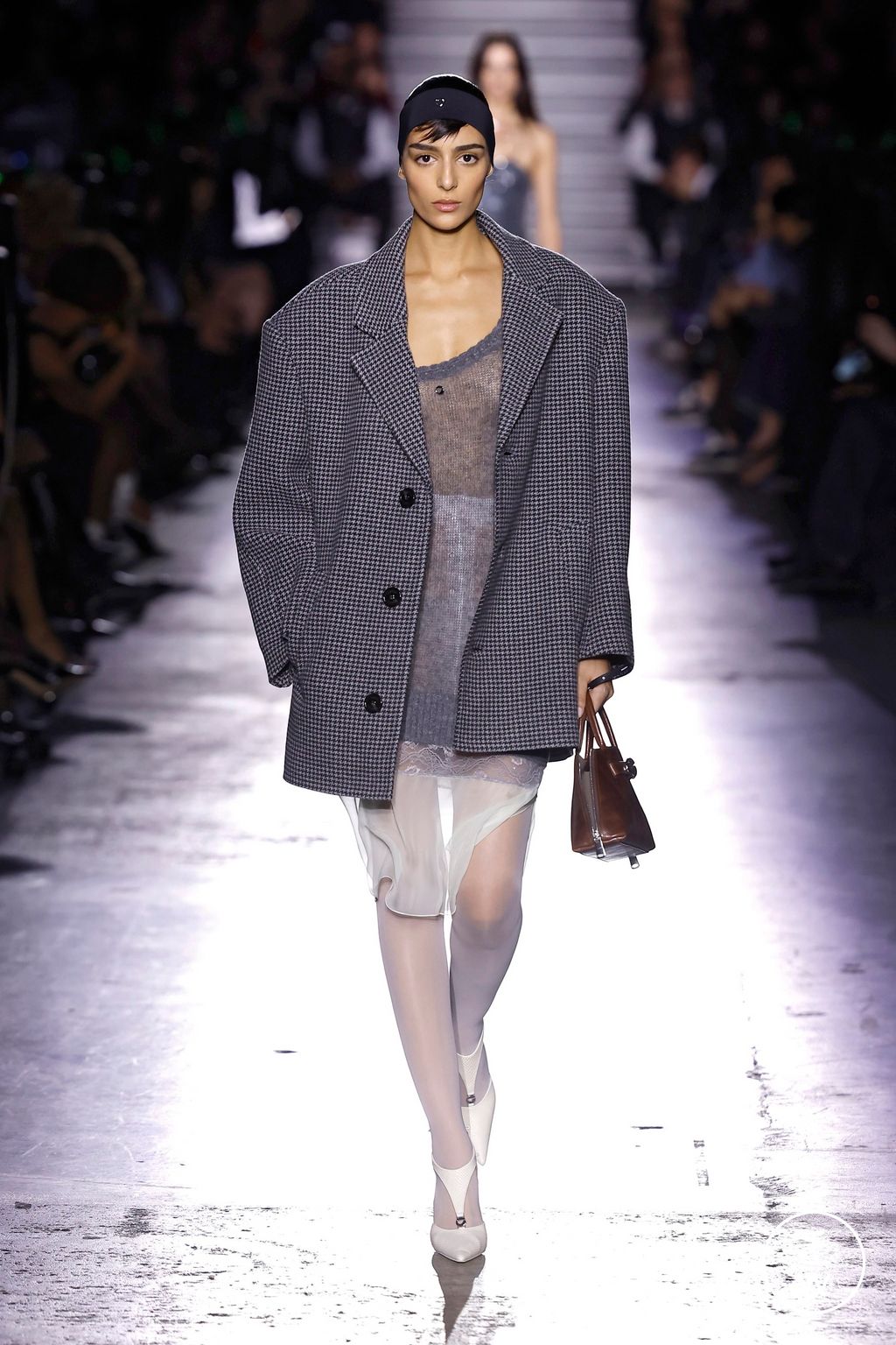 Fashion Week Paris Fall/Winter 2025 look 17 de la collection Coperni womenswear