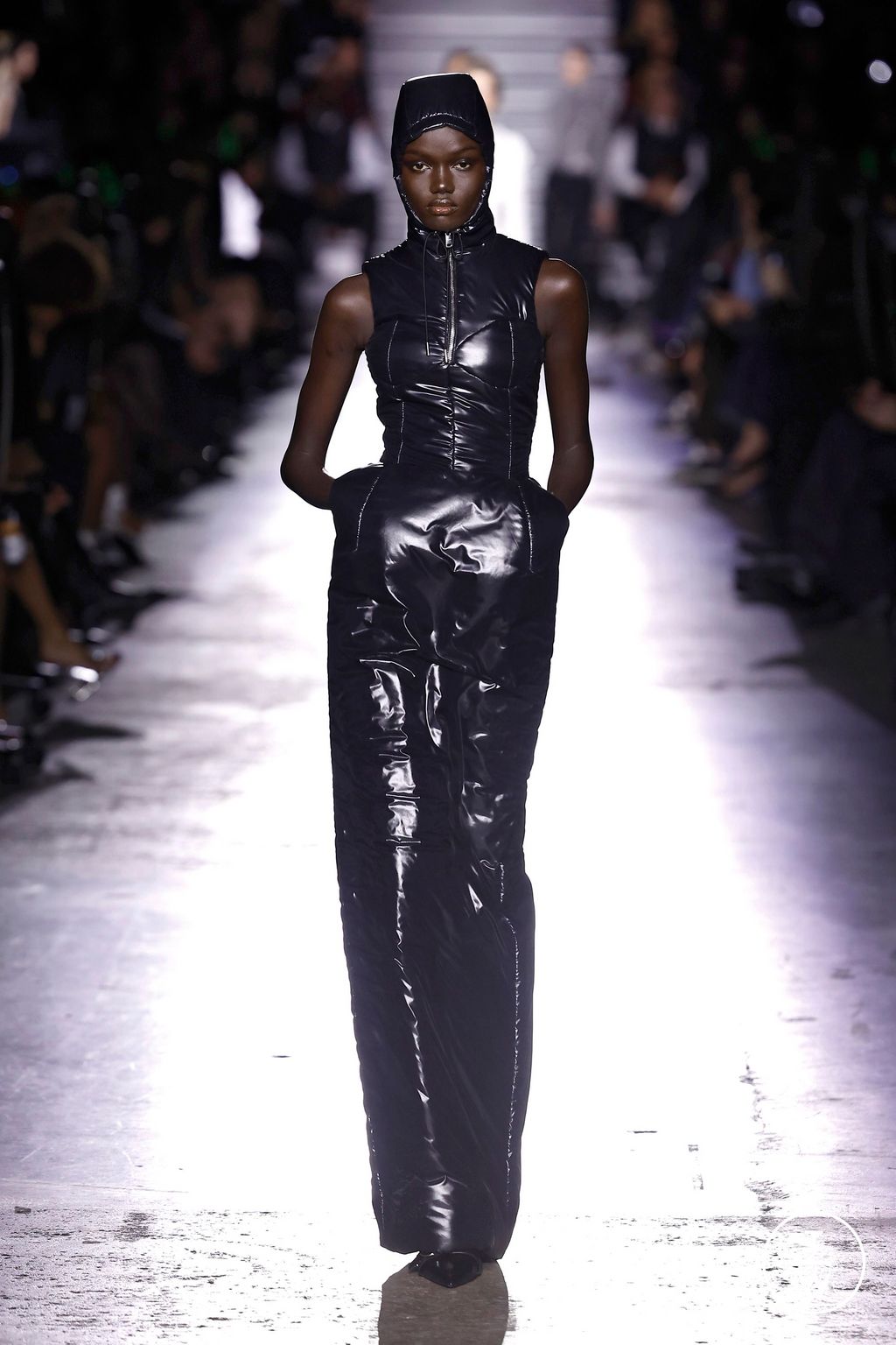 Fashion Week Paris Fall/Winter 2025 look 20 de la collection Coperni womenswear