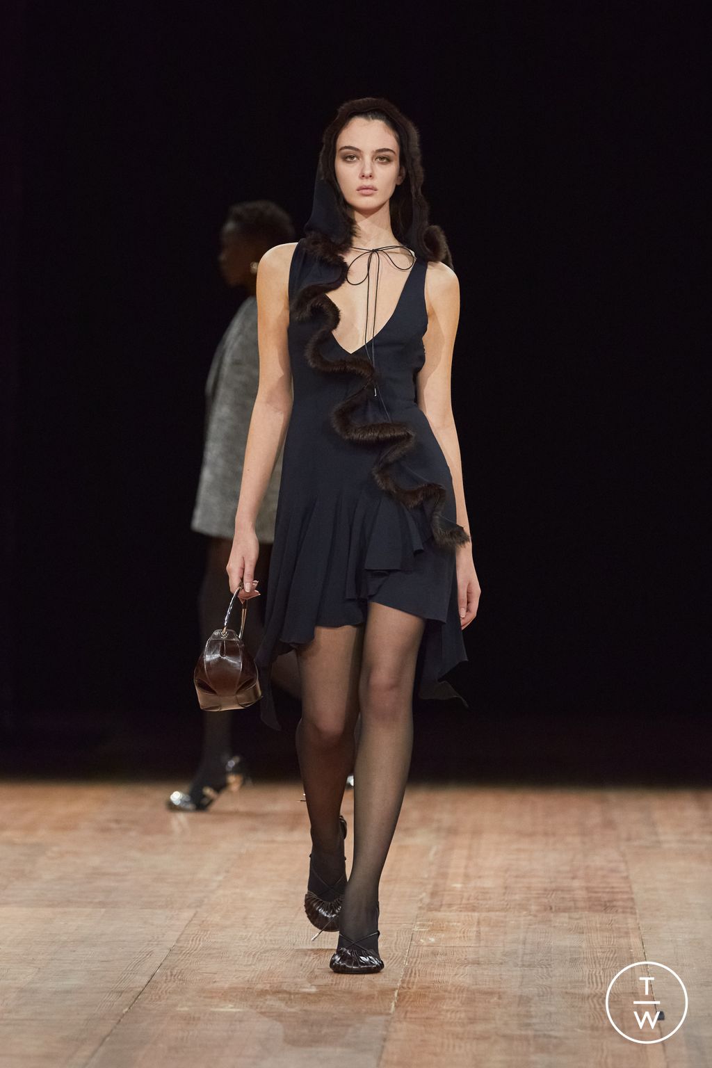 Fashion Week Paris Fall/Winter 2023 look 5 from the Coperni collection womenswear