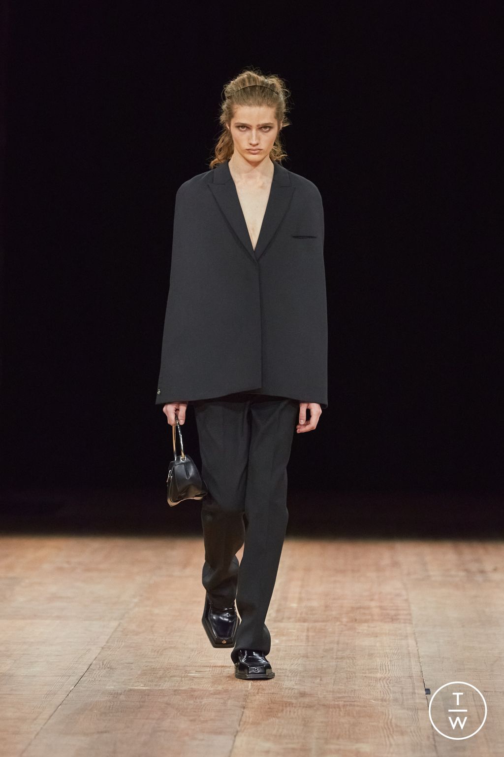 Fashion Week Paris Fall/Winter 2023 look 6 from the Coperni collection womenswear