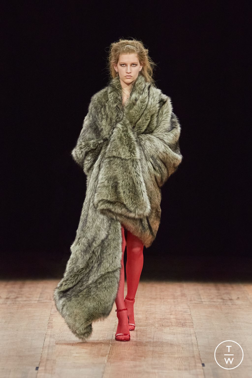 Fashion Week Paris Fall/Winter 2023 look 16 from the Coperni collection womenswear