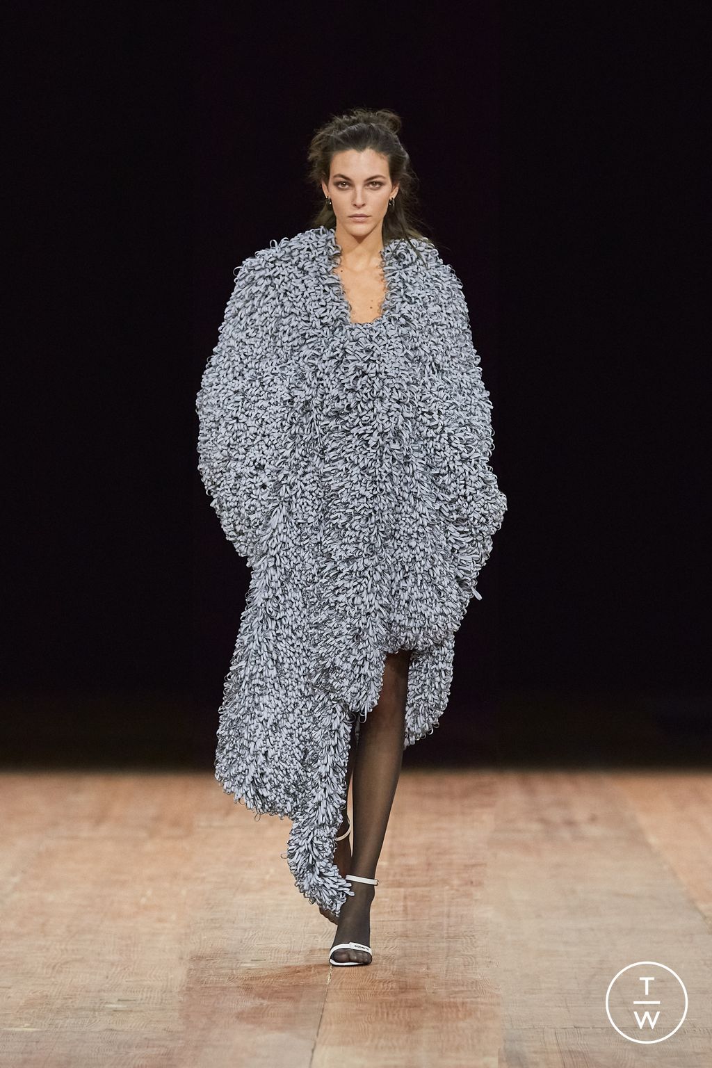 Fashion Week Paris Fall/Winter 2023 look 18 from the Coperni collection womenswear