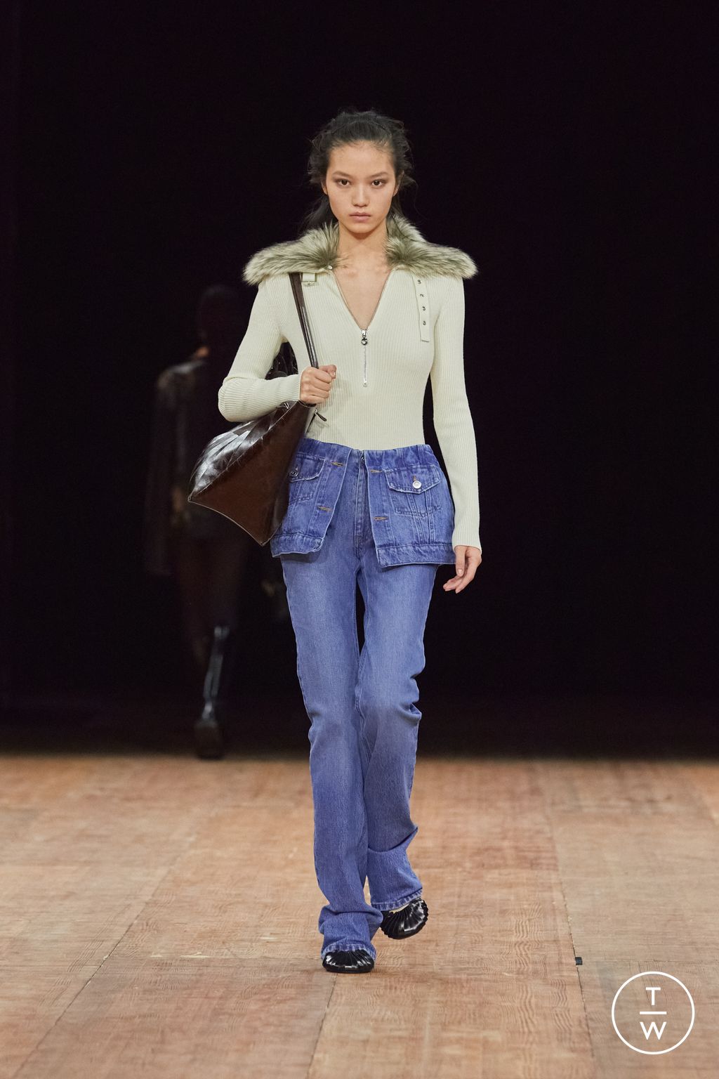 Fashion Week Paris Fall/Winter 2023 look 33 from the Coperni collection womenswear