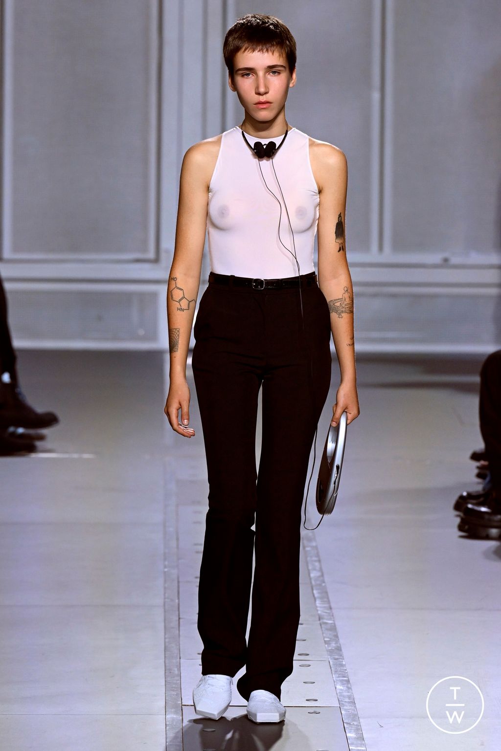 Fashion Week Paris Spring/Summer 2024 look 23 from the Coperni collection 女装