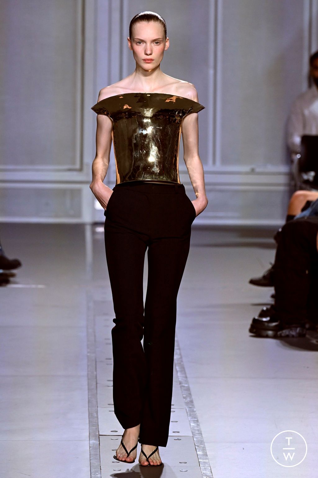 Fashion Week Paris Spring/Summer 2024 look 36 from the Coperni collection 女装