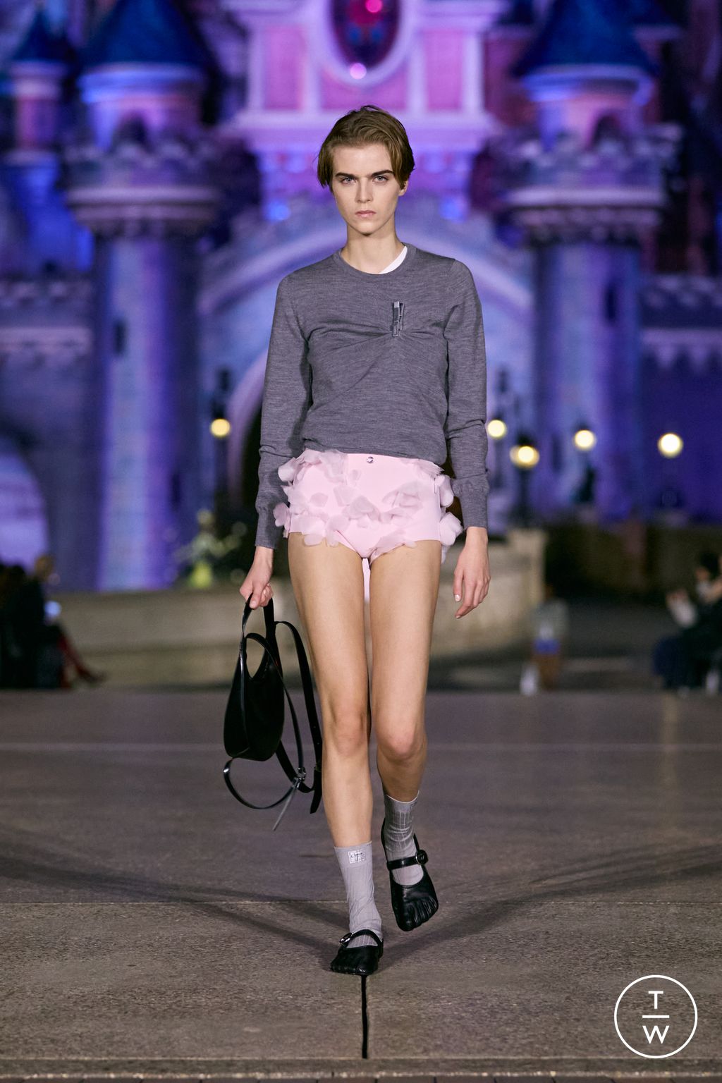 Fashion Week Paris Spring/Summer 2025 look 6 from the Coperni collection 女装
