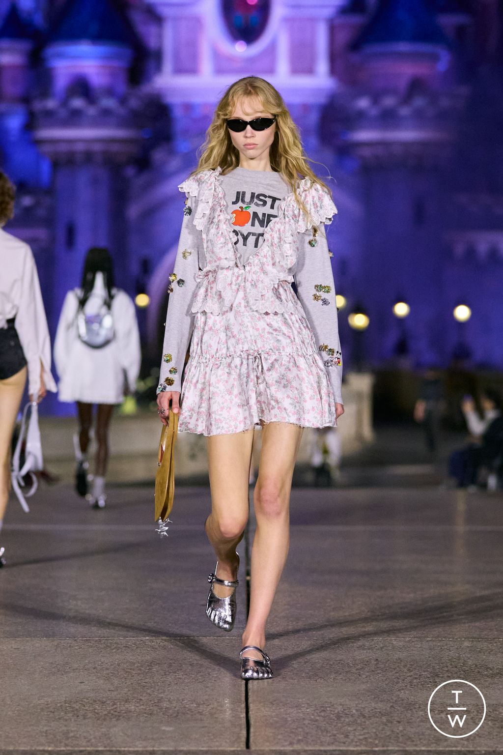 Fashion Week Paris Spring/Summer 2025 look 12 de la collection Coperni womenswear