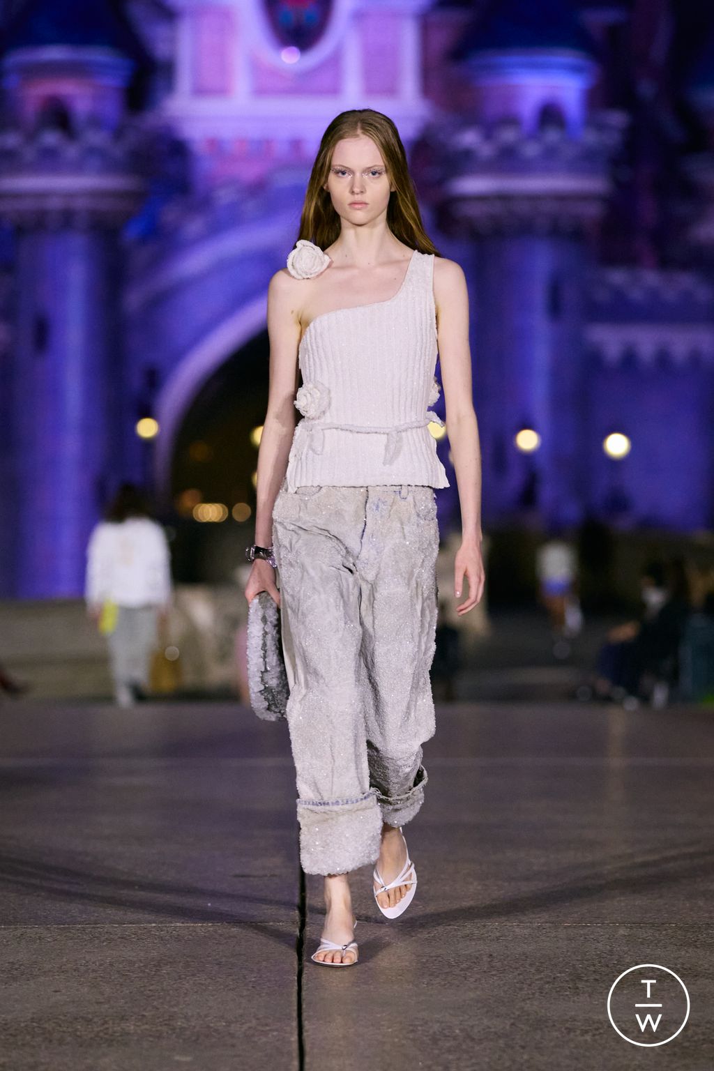 Fashion Week Paris Spring/Summer 2025 look 18 from the Coperni collection 女装