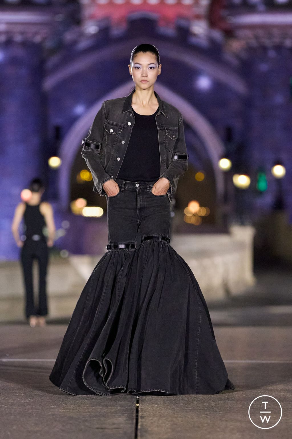 Fashion Week Paris Spring/Summer 2025 look 43 de la collection Coperni womenswear