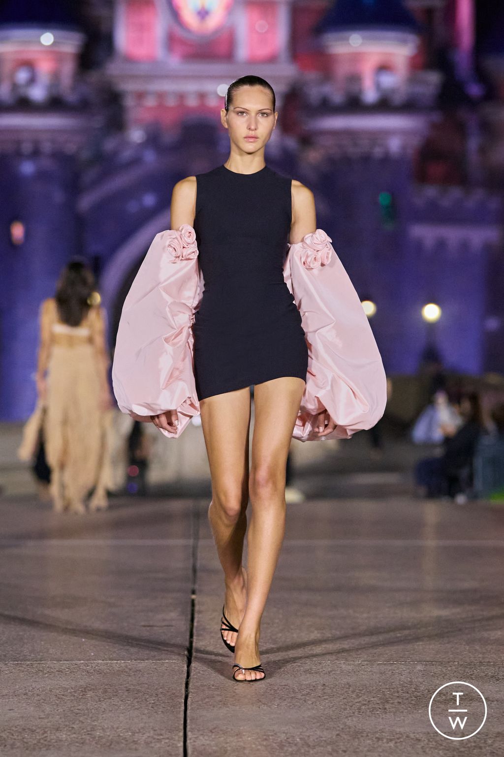 Fashion Week Paris Spring/Summer 2025 look 45 from the Coperni collection 女装