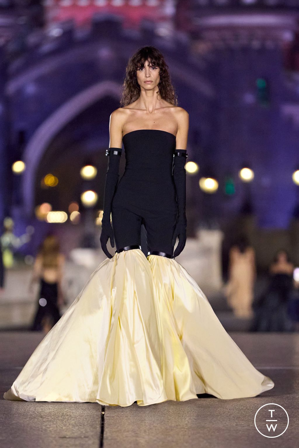 Fashion Week Paris Spring/Summer 2025 look 47 from the Coperni collection 女装