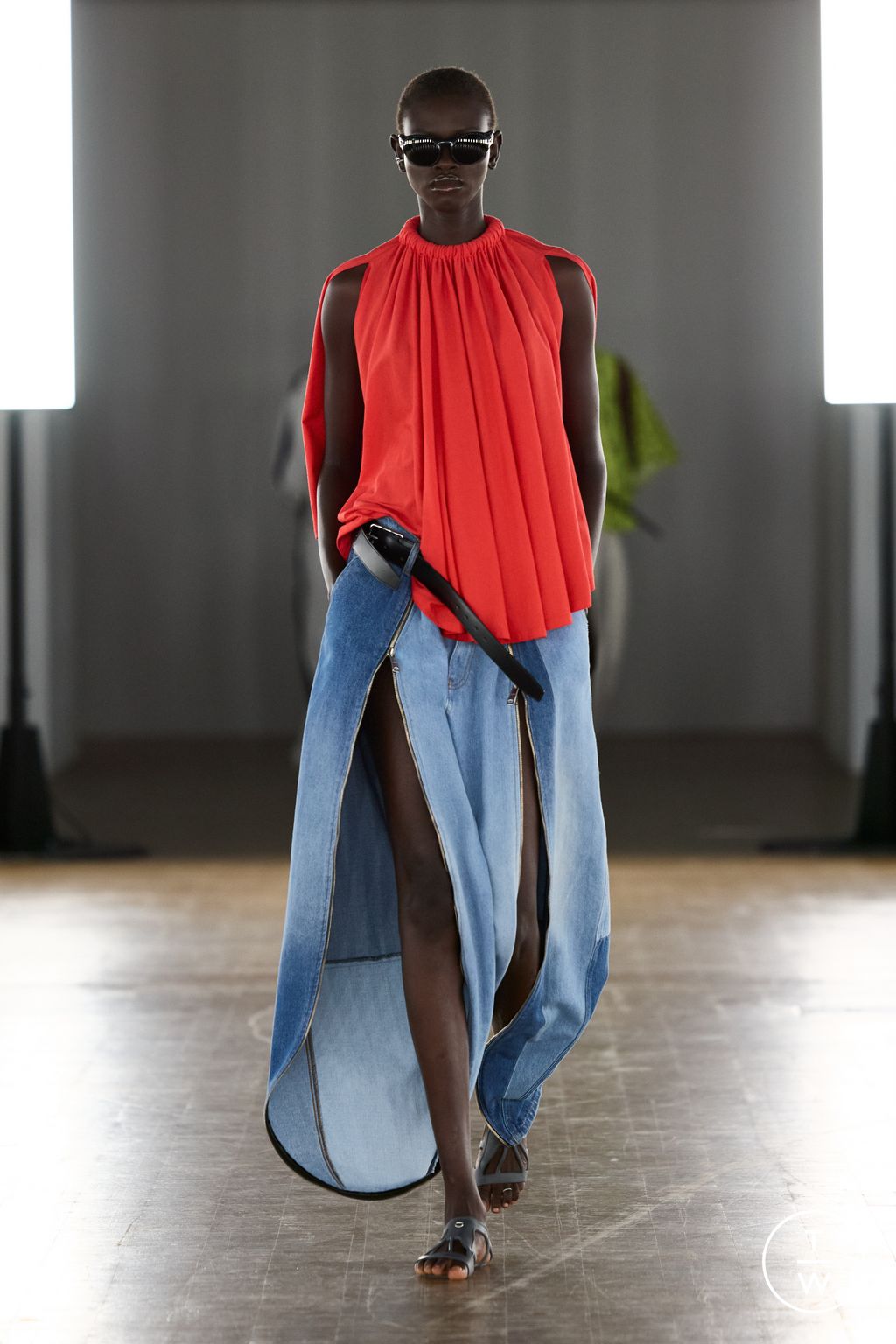 Fashion Week Paris Spring/Summer 2026 look 27 from the Coperni collection womenswear