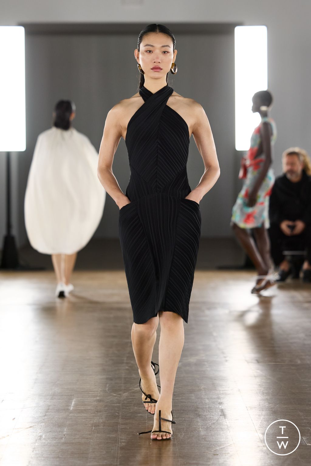 Fashion Week Paris Spring/Summer 2026 look 38 from the Coperni collection womenswear