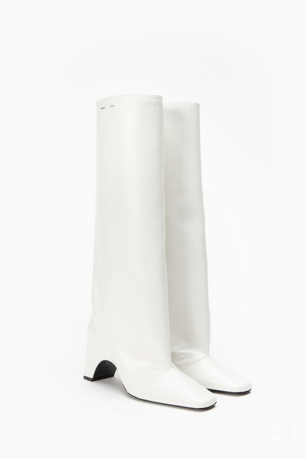 Fashion Week Paris Fall/Winter 2025 look 40 from the Coperni collection womenswear accessories