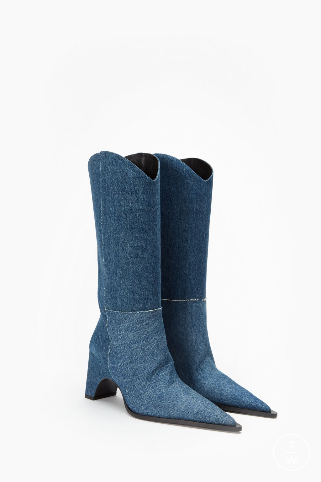 Fashion Week Paris Fall/Winter 2025 look 43 from the Coperni collection womenswear accessories