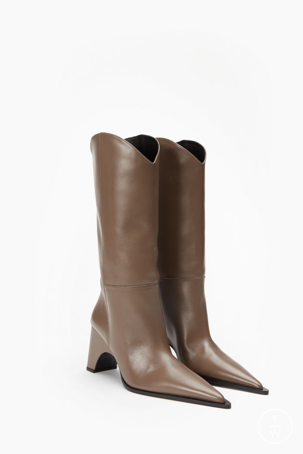 Fashion Week Paris Fall/Winter 2025 look 44 from the Coperni collection womenswear accessories