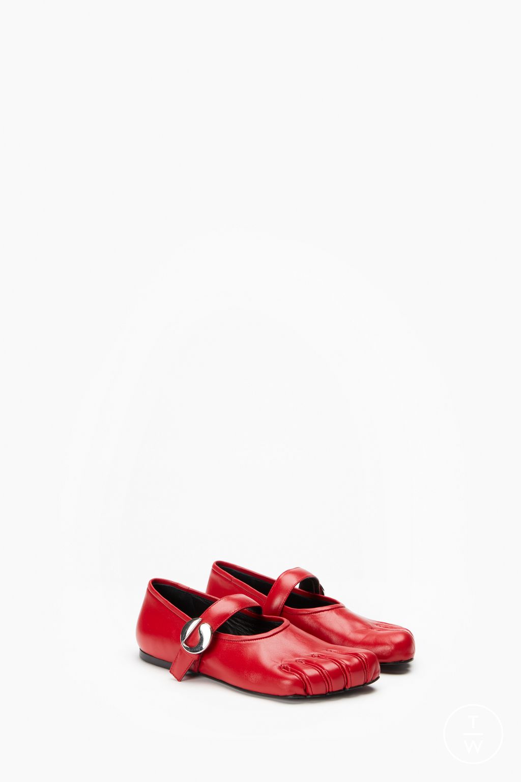 Fashion Week Paris Fall/Winter 2025 look 46 from the Coperni collection womenswear accessories