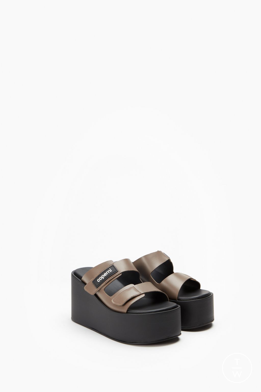 Fashion Week Paris Fall/Winter 2025 look 48 from the Coperni collection 女装配饰