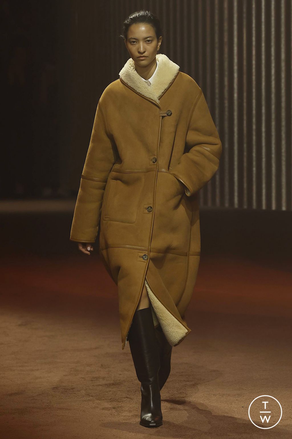 Fashion Week New York Fall/Winter 2023 look 10 from the Cos collection womenswear