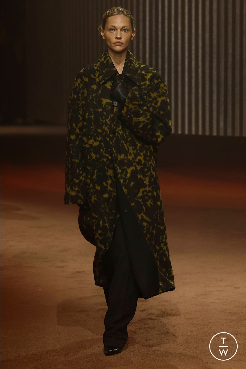 Fashion Week New York Fall/Winter 2023 look 12 de la collection Cos womenswear
