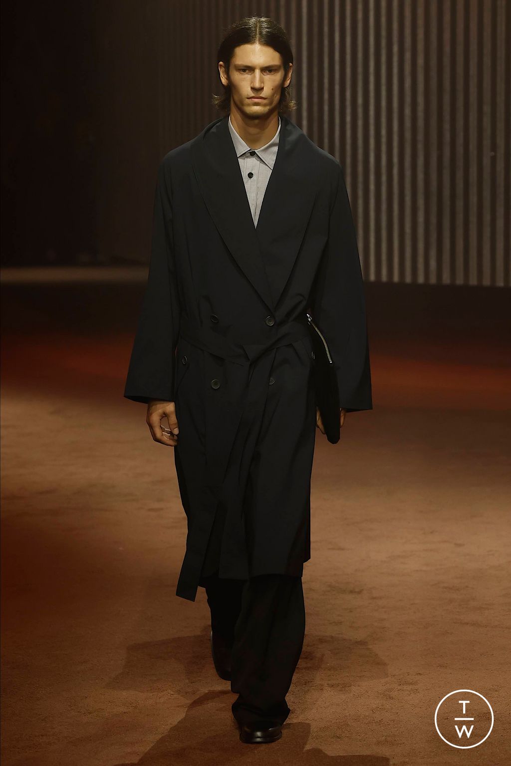 Fashion Week New York Fall/Winter 2023 look 17 from the Cos collection 女装