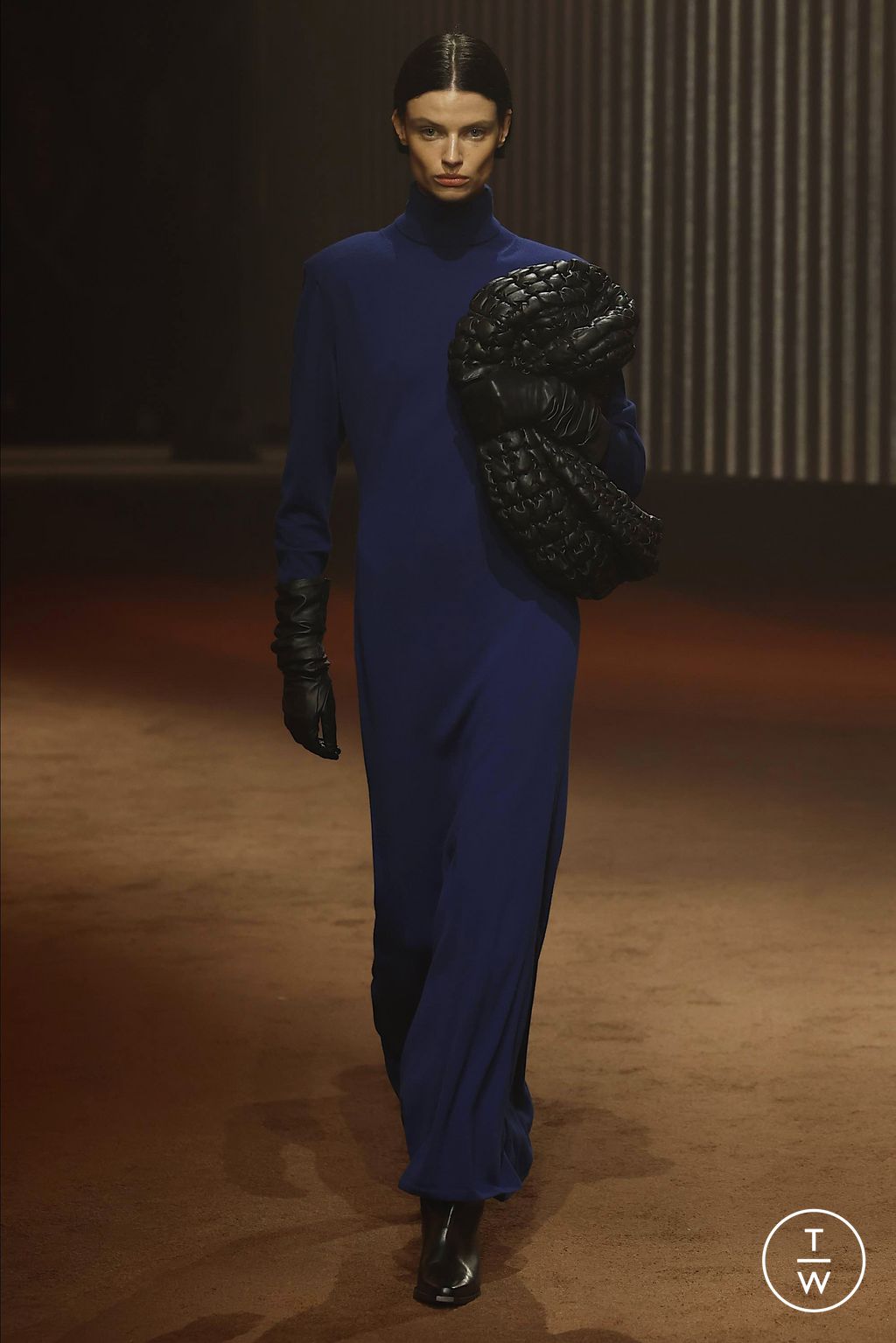 Fashion Week New York Fall/Winter 2023 look 18 from the Cos collection 女装
