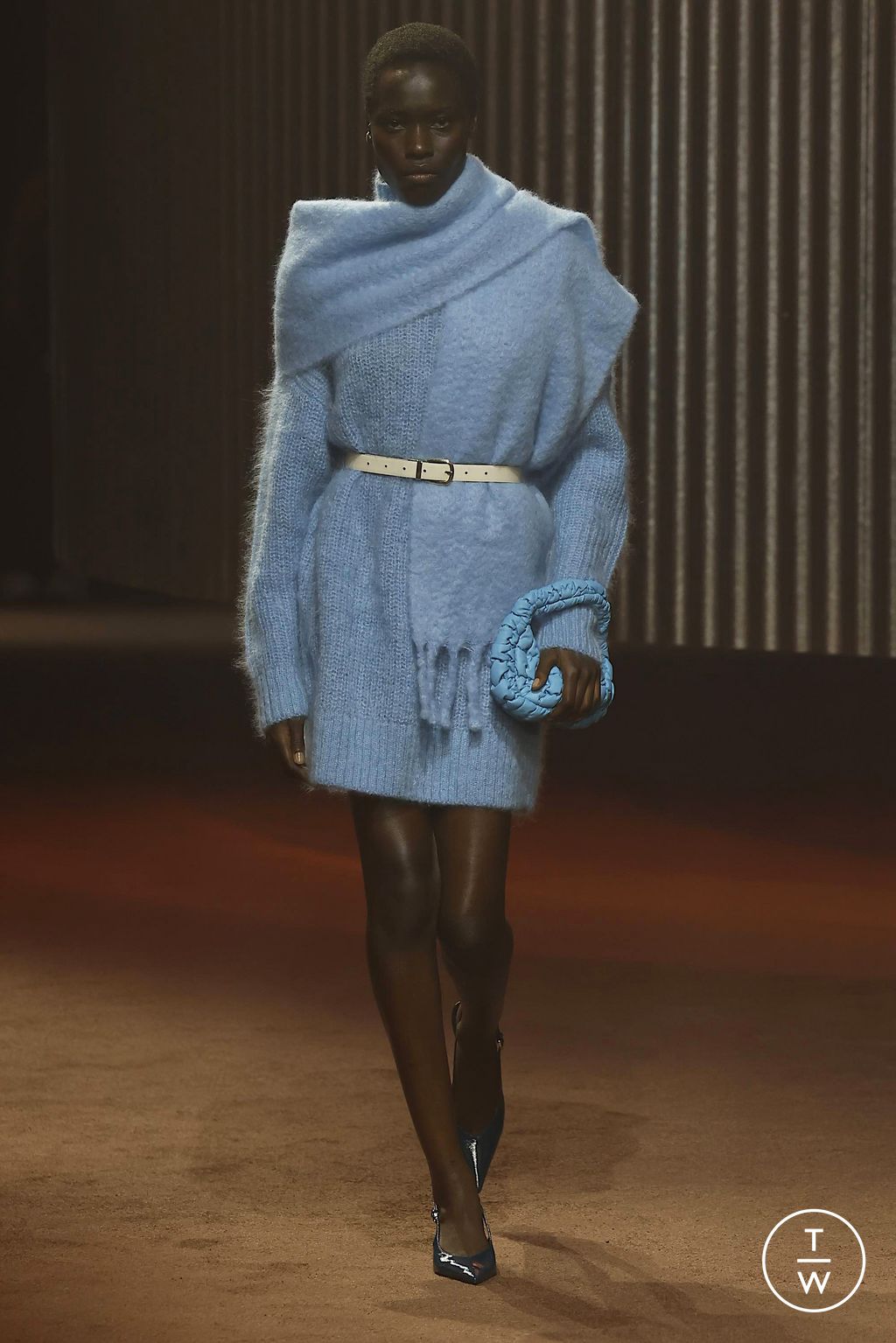 Fashion Week New York Fall/Winter 2023 look 20 from the Cos collection 女装