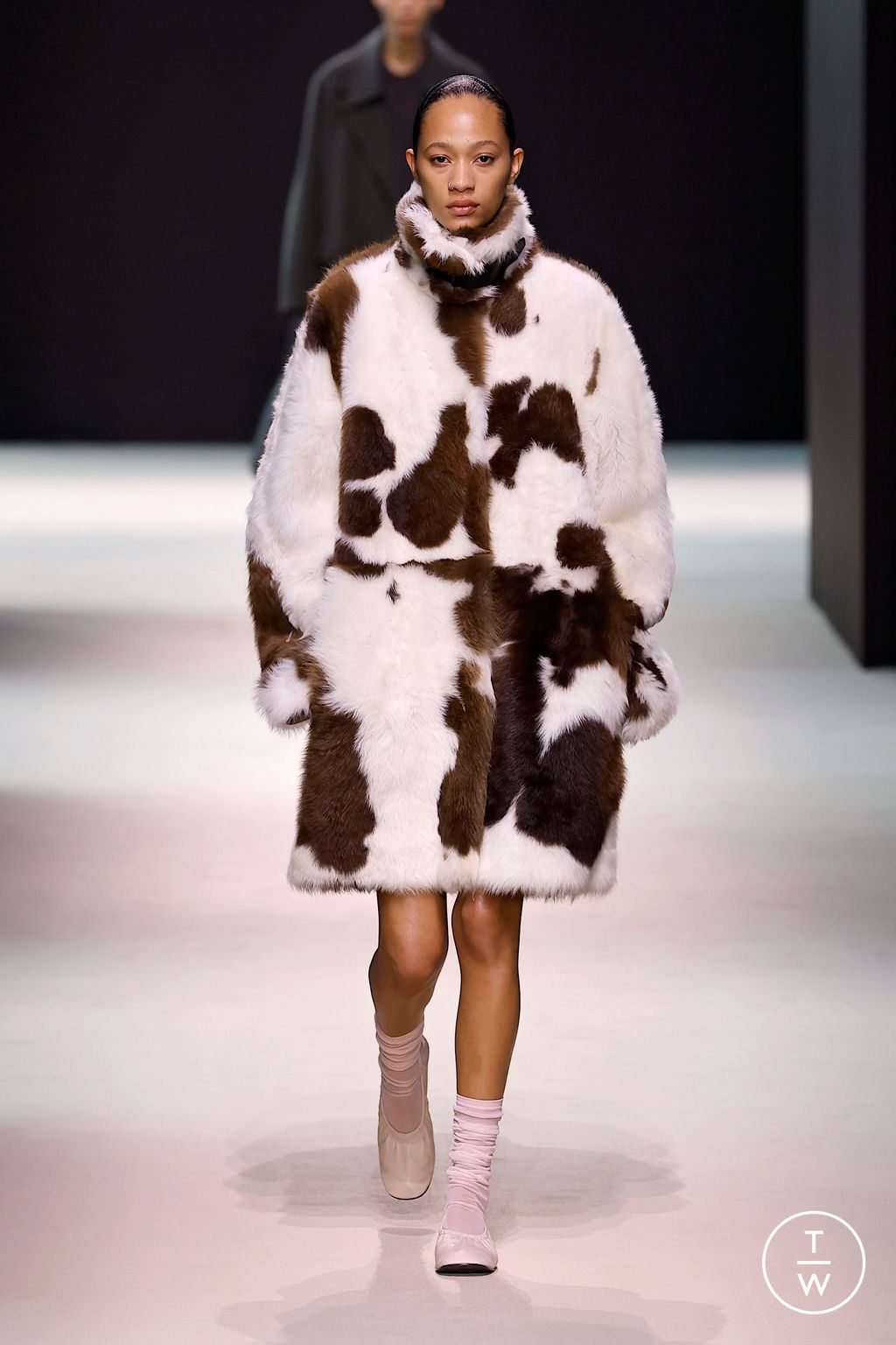 Fashion Week New York Fall/Winter 2024 look 6 from the Cos collection womenswear