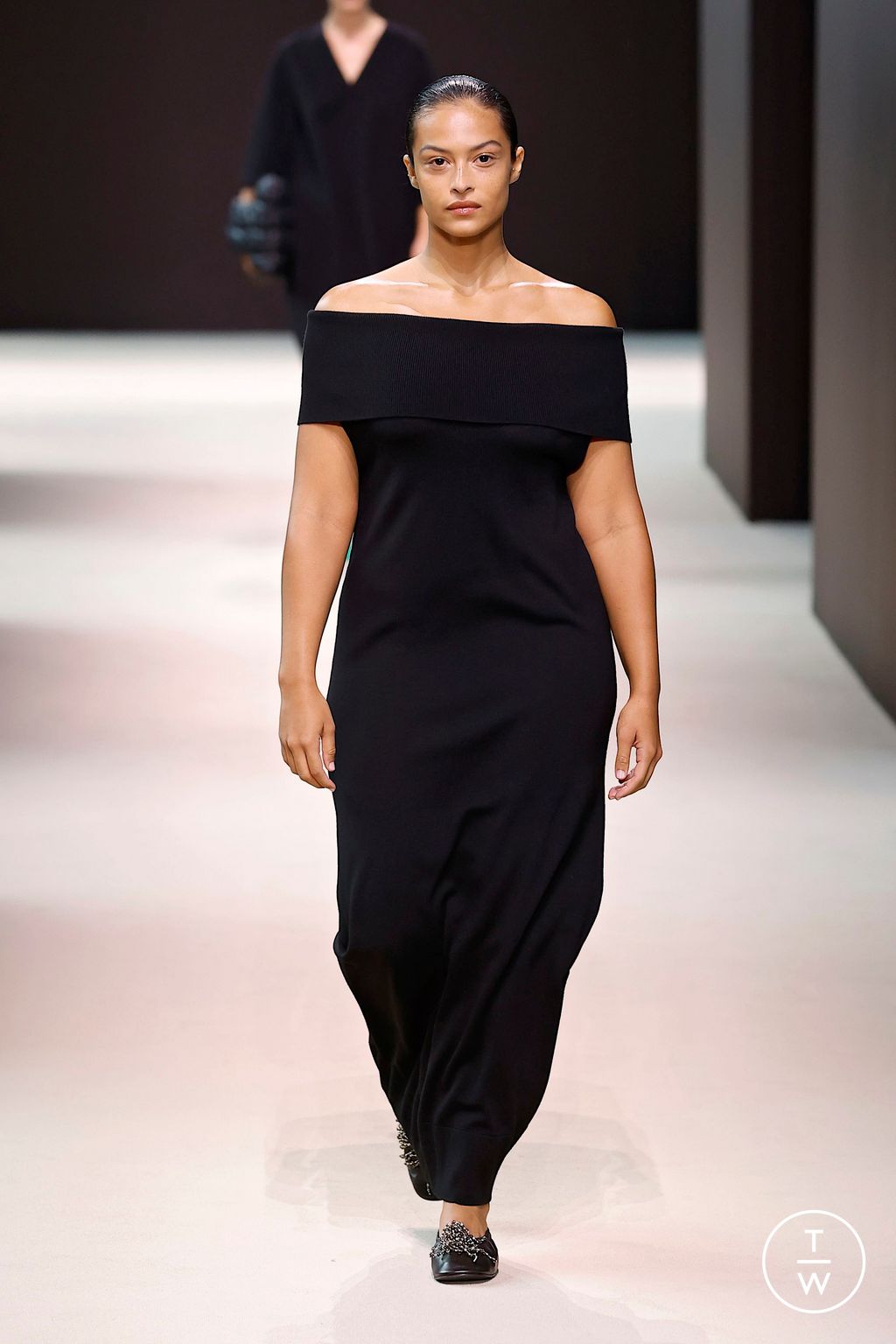 Fashion Week New York Fall/Winter 2024 look 16 from the Cos collection 女装