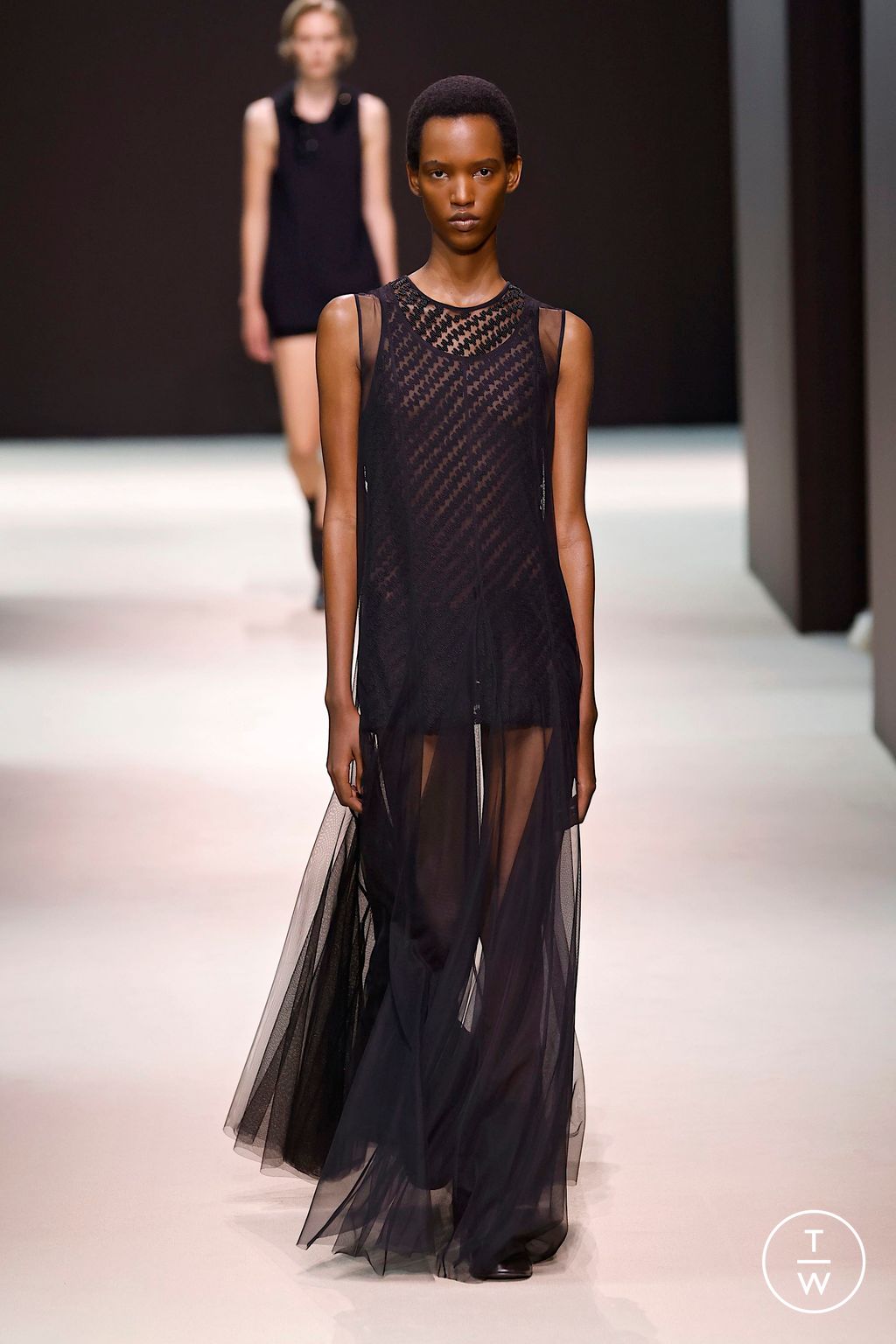 Fashion Week New York Fall/Winter 2024 look 38 from the Cos collection womenswear